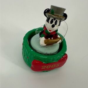 2005 Disney Mickey JCPenney exclusive mini snow globe - figurine only!